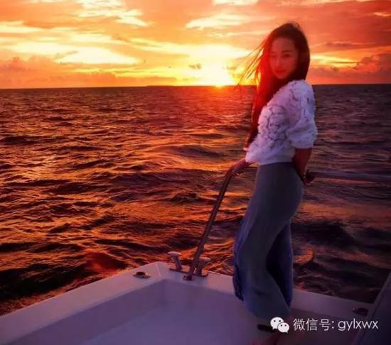 明星旅行糗事一籮筐 總有一個(gè)萌到你！