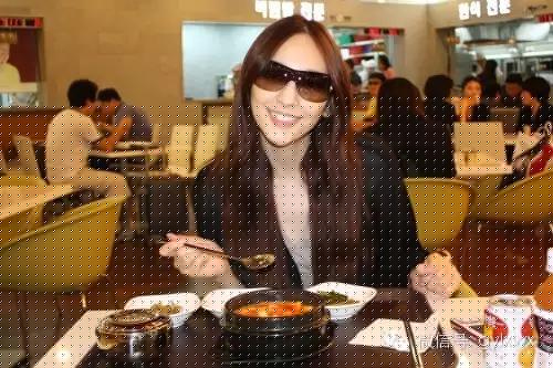 明星旅行糗事一籮筐 總有一個(gè)萌到你！