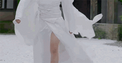 總不能全像九王一樣穿上高開(kāi)叉的透視裙吧！