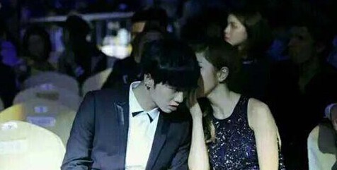 網(wǎng)曝華晨宇鄧紫棋親密照 網(wǎng)曝華晨宇鄧紫棋親密照