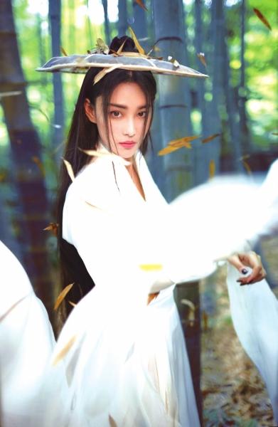 張馨予：我是個(gè)比較簡單 有精神潔癖的人