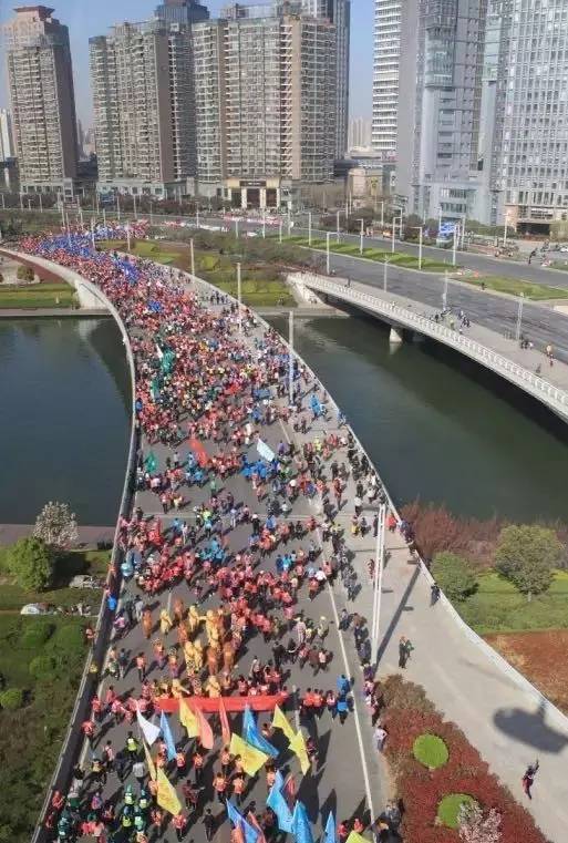 鳴槍開炮，奔跑吧，寶貝！