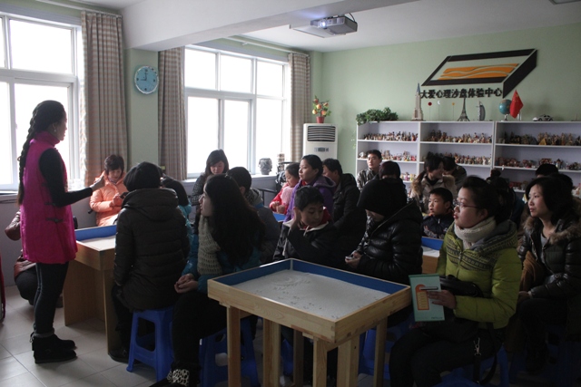 《成長心連心》專家課堂，女主播娜娜姐姐現(xiàn)場主持