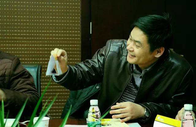 孫躍青 鄭州市公交公司車(chē)長(zhǎng)，首屆河南十大影響力公職人員獲獎(jiǎng)?wù)? oldsrc=