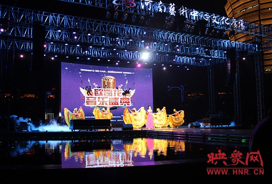 魅力881主持人李江帶來(lái)開場(chǎng)歌曲《舞起來(lái)》