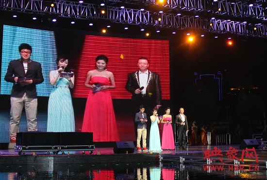 現(xiàn)場(chǎng)主持人帥天、小糖、李江、凱文