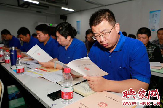 5月15日上午，全國(guó)總工會(huì)送教到基層-富士康工會(huì)干部（河南站）培訓(xùn)班在富士康鄭州科技園開(kāi)班。