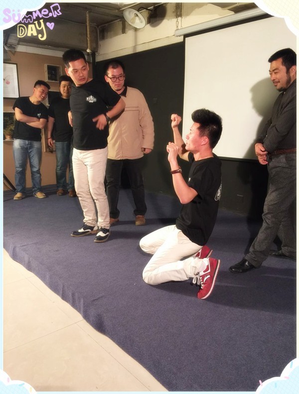 難度增加，連動(dòng)作都由觀眾設(shè)定~行軍打仗中，路飛是有多怕死？