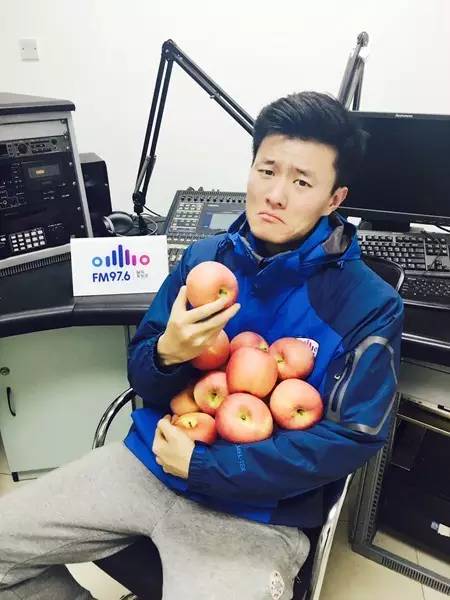 看來，我真的要裸了……