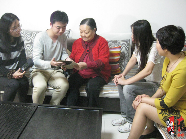 央視戲曲頻道、河南電臺戲曲廣播記者聯(lián)合采訪馬金鳳