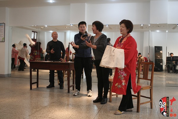 著名戲曲節(jié)目主持人、河南電臺(tái)戲曲廣播當(dāng)家小生月陽錄制現(xiàn)場(chǎng)花絮