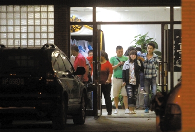 2012年9月17日，廠橋小學(xué)門口，一女子駕車錯(cuò)將油門當(dāng)剎車，撞死一男學(xué)生。