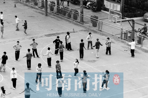 有學(xué)校擔(dān)心，個(gè)人進(jìn)校園鍛煉，安全隱患大