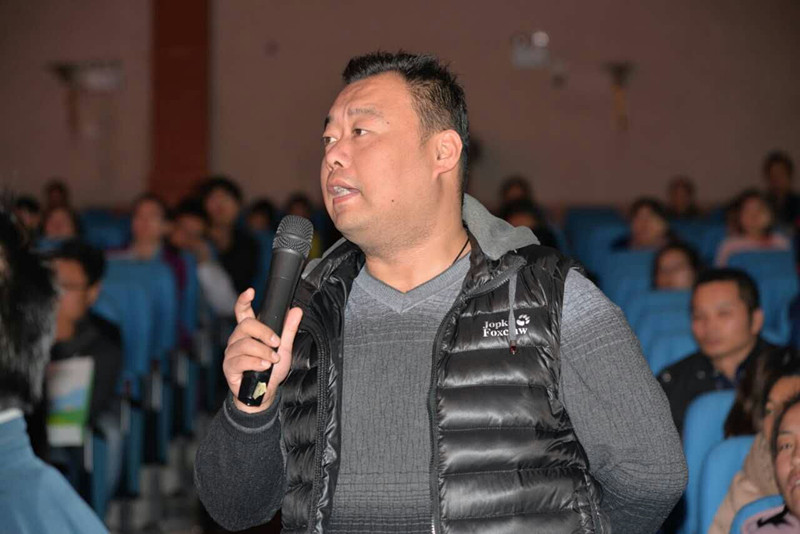 講座結束家長朋友踴躍提問，請專家答疑解惑