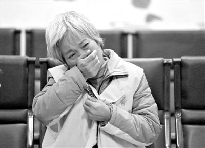 11月20日，河南省鹿邑縣法院，武文英涉嫌故意殺人被審。