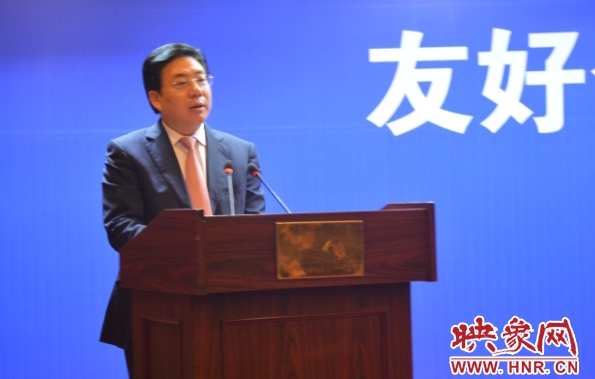 市委副書記、市長(zhǎng)李柳身出席簽約儀式并講話