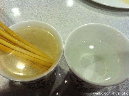 圖片來自黃渤、河北李虎微博