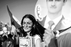 1日，土耳其民眾游行支持巴沙爾政權(quán)。新華社發(fā)