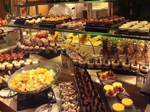 還怕吃不回本？7招教你吃垮自助餐