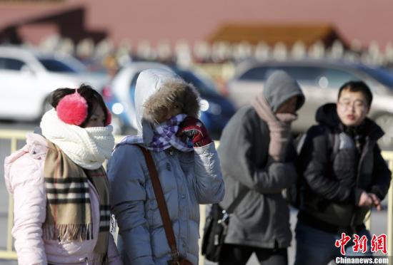 　12月23日，京城迎來今年入冬以來最冷的時刻。受今年以來最強(qiáng)冷空氣影響，京城迎來入冬以來幅度最大的