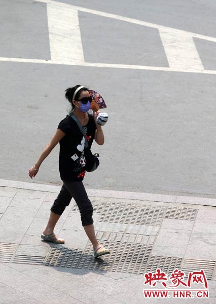 扇子雖小，遮一點(diǎn)陽(yáng)光也好