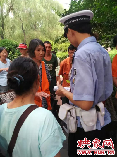 令人憤怒的是，這名老太太竟然報(bào)警說“她被環(huán)衛(wèi)工打了”