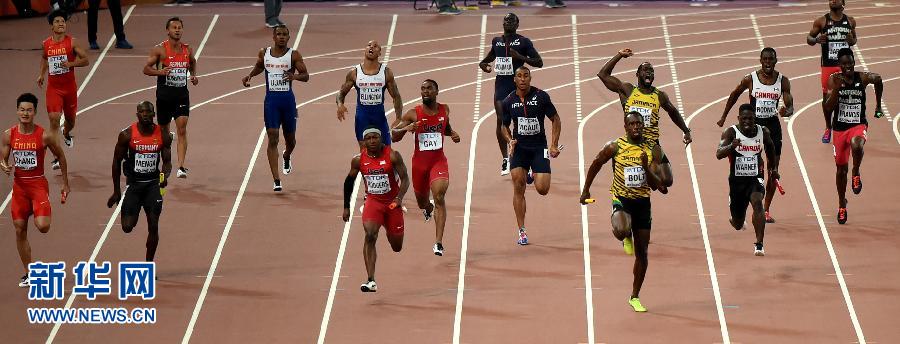 牙買加隊選手博爾特（前排右）在比賽中。