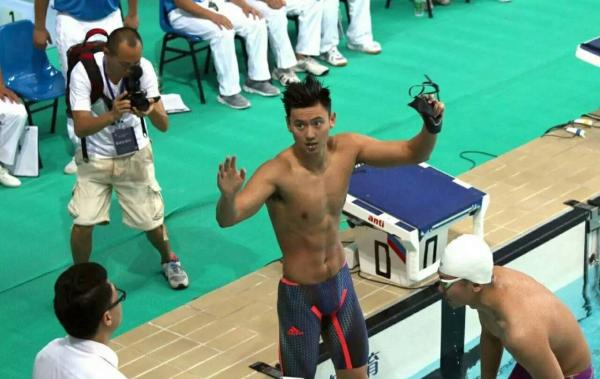 寧澤濤一人帶火一座城:粉絲包場(chǎng)酒店爆滿(mǎn)