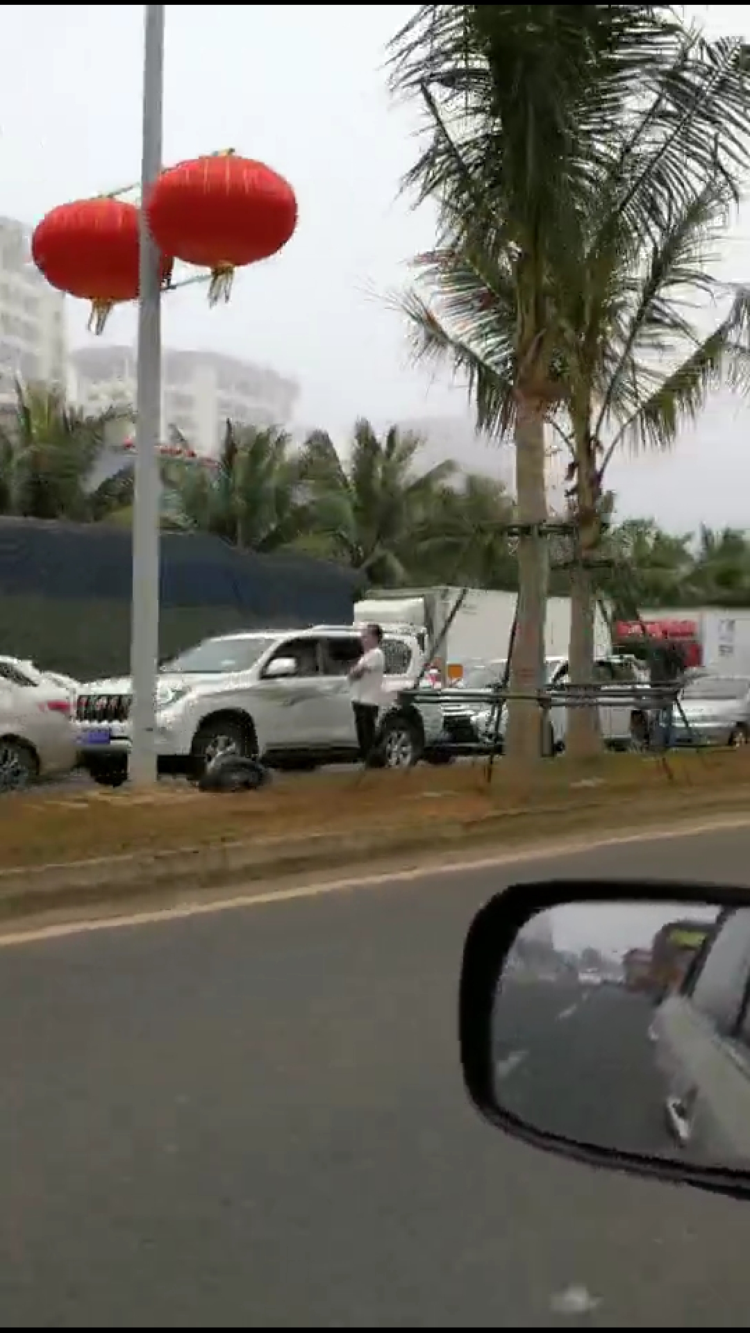 一家五口滯留?？?天 港口附近方便面都買不到