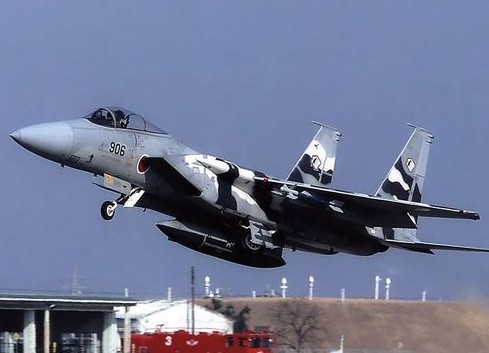 資料圖：日本空軍自衛(wèi)隊(duì)F15戰(zhàn)機(jī)。