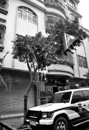 已經(jīng)被免職的陸豐“房爺”違規(guī)私用警車。