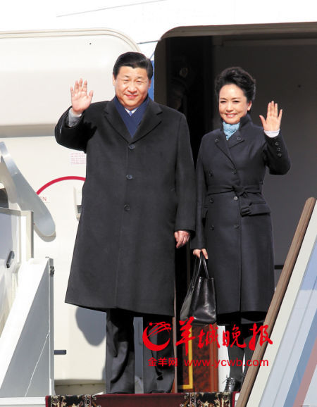 國(guó)家主席習(xí)近平首次出訪俄羅斯，夫人彭麗媛陪同。