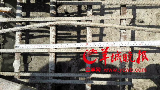 黃建清提供的E出入口鋼筋間距，顯示為15厘米