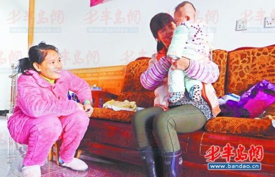 一位嫁給村民的外籍女孩認(rèn)為她們的主要作用其實(shí)是生孩子。