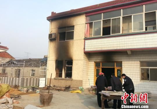 揚(yáng)州儀征發(fā)生刑事案件5人死亡 現(xiàn)場留有血跡(圖) 揚(yáng)州儀征發(fā)生刑事案件5人死亡 現(xiàn)場留有血跡(圖)