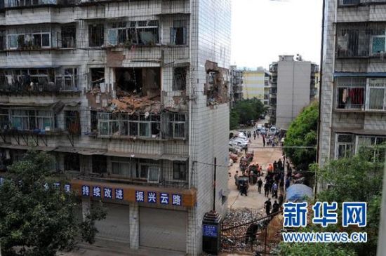 　6月9日在云南楚雄市拍攝的被炸毀的房屋。 新華社發(fā)