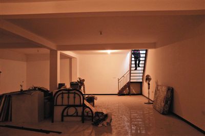 西城區(qū)大石虎胡同一處四合院內(nèi)，挖出的地下室已經(jīng)成型。