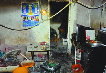 深圳:親媽多次打斷8歲女手腳 虐殺后焚尸(附圖) 深圳:親媽多次打斷8歲女手腳 虐殺后焚尸(附圖)