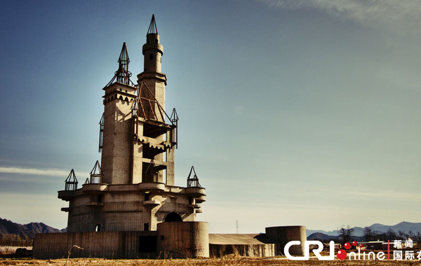 有著“鬼城”、“現(xiàn)實(shí)版的寂靜嶺”、“城堡廢墟”等稱號的城堡。沈湜 攝…