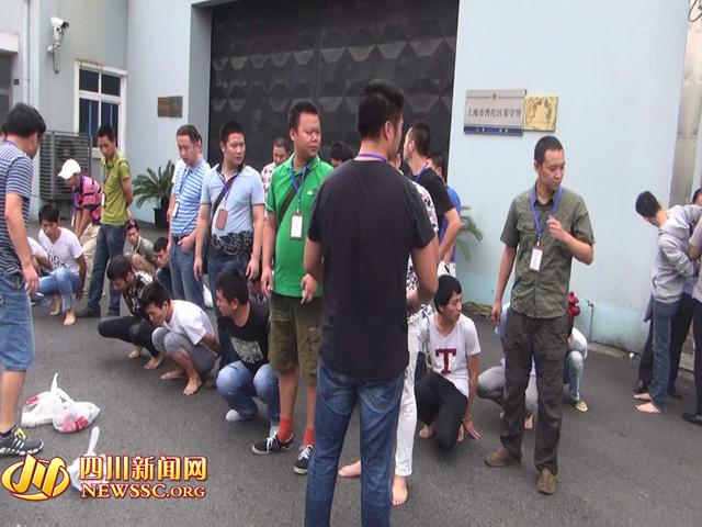 公安局管抓捕詐騙公司現(xiàn)場（警方視頻截圖）。