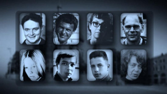 集會者打出與45年前抗議集會相同的標語“為了你們和我們的自由”。