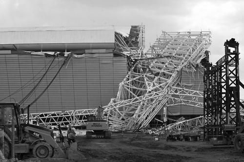 圣保羅市伊塔蓋拉球場坍塌現(xiàn)場。