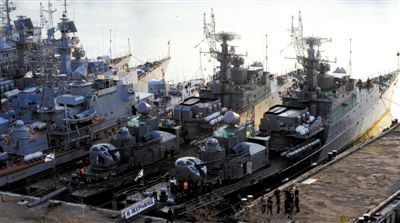 4月1日，停靠在克里米亞塞瓦斯托波爾的軍艦，其中也有烏克蘭海軍軍艦。