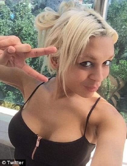 塔拉·赫德森自拍照。