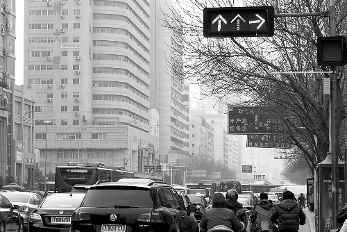 新交規(guī)“黃恐”引發(fā)擁堵？ 這個(gè)真的有！