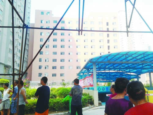 洛陽小區(qū)會所改建成醫(yī)院 潛在醫(yī)療垃圾引人憂