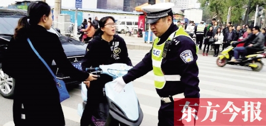 昨日，鄭州市交巡警“百日行動(dòng)”首日