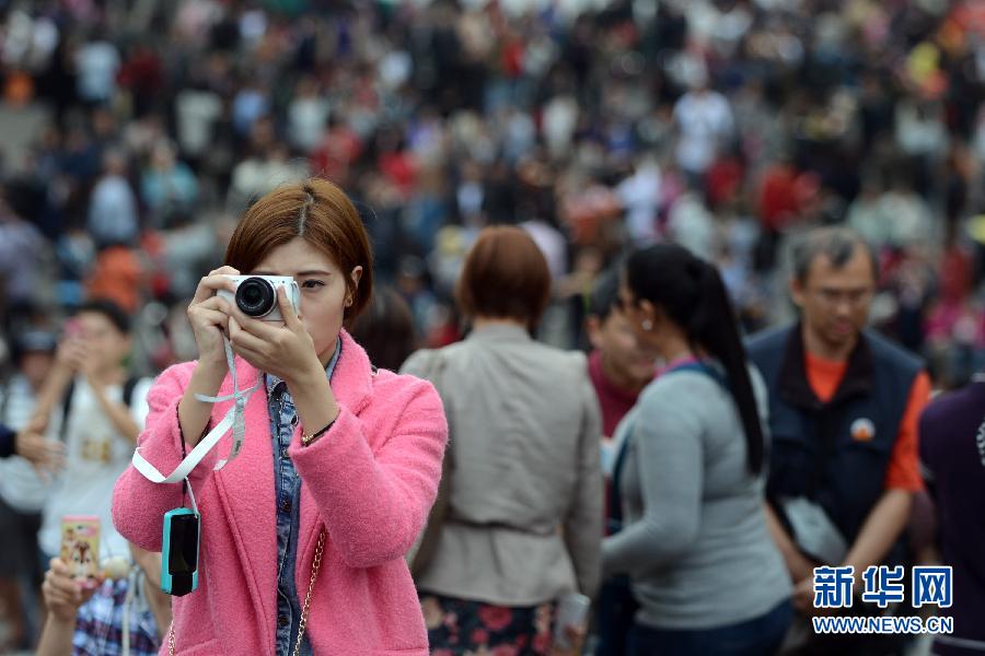 （晚報）（4）澳門春節(jié)長假現(xiàn)人潮