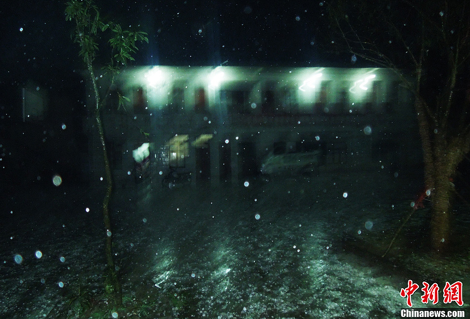 貴州省貴定縣鐵廠鄉(xiāng)遭受百年來最嚴(yán)重的冰雹災(zāi)害：造成直接經(jīng)濟(jì)損失1473萬(wàn)元。