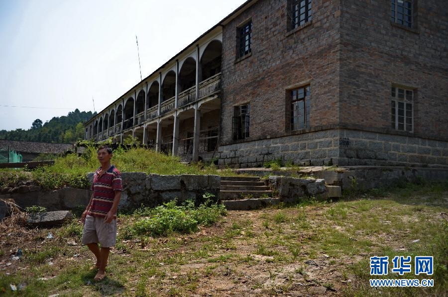 農(nóng)場棚戶區(qū)的最后留守家庭：留下的是回憶，迎來的是幸福